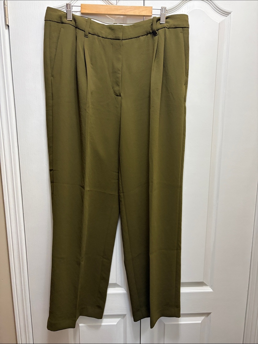 Aritzia Effortless Pants - Low Rise - Olive Green Wide-Leg Trousers size 16